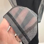 Under Armour  Women's Heatgear Black Gray Trim Athletic Leggings Pants Size S Photo 4