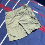 G.H. Bass green lightweight cargo shorts Women’s 36W Size undefined Photo 2