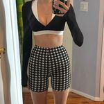 Princess Polly Biker Shorts Houndstooth B/W Photo 0
