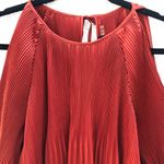 DO+BE DO‎ + BE Cold Shoulder Pleated Blouse Photo 2