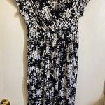 Motherhood 🌞 White, Black & Tan Geometric Print Short Sleeve Maternity Dress #O Photo 0