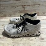 On Running Shoes On Cloud Sneakers Lace Up Women's Size 9.5 White Black Photo 2
