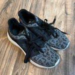 Avia  memory foam shoes size 6 Photo 0