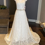 Women’s Wedding Dress V Photo 0