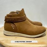 SuperFeet Women's Ash Tan Zip Ankle Bootie Slip Resistant Photo 1