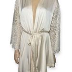 Yoana Baraschi women’s Cream Lace Robe Satin-Like size M Photo 2
