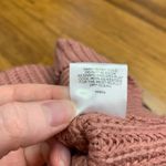 Romeo + Juliet Couture Romeo + Juliet Couture Knit Sweater Womens Size Small Cropped Raw Hem Long Pink Photo 5