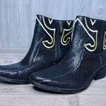 Vince Camuto  Sz 8.5 Calina Black Snakeskin Leather Ankle Booties boots shoes Photo 6