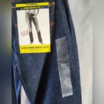 EXPRESS NWT Women's  Precision Fit Low Rise Boot Cut Rinsed Jeans Size 3/4 Long Photo 3