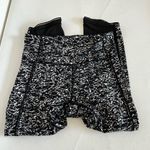 Lululemon Legging Size 4 Deep Breath Crop (21" ) Iced Wave White Black Photo 6