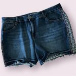 Terra & Sky  Women's Plus Size Embroidered Denim Jean Short Size 18W Boho Summer Photo 1