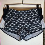 Nike  Pro Black & White Shots Small EUC Photo 0
