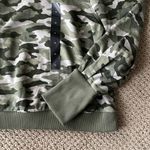 Banana Republic  Women’s Camo Green Puff Sleeve Sweatshirt Size M Photo 6