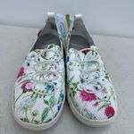 Baretraps GRACIELA Women's Casuals White/Multi Flower Print 6W White Size 6 Photo 2