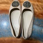 Tory Burch Claire Quilted Ballet Flats Porcelain size 9.5 gold logo Hardwear Photo 3