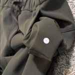 Lululemon  On the Fly Crop *Woven 23" size 6 Photo 2