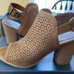 Universal Threads Wedges Photo 0