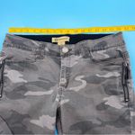 Democracy  Camouflage Green and Gray Size 12 Photo 6