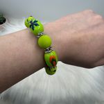 Large Beads Summer Floral Design Beaded Beach Bracelet in Green Photo 2