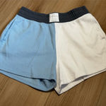 Hollister  Ultra High-Rise Spliced Knit Dad Shorts – Medium Photo 0