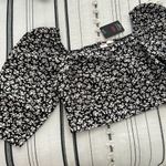 Levi's nwt // Levi’s Yvie statement blouse in black floral Photo 6