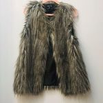 Boutique style Faux fur vest sz Medium Photo 5