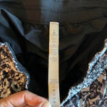 Lululemon  Women's Tracker 4” Short Size 8 Black and White Floral GUC With Liner Photo 5