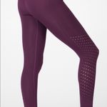 Fabletics  synch leg high waisted yoga gym perforated leggings Sz small burgundy Photo 2