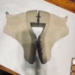 Steve Madden  Boots Womens 9M Howler Chelsea Beige Suede Leather Lug Sole Pull On Photo 3