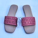 Old Navy Women's Ginger Spice Slip On Crafted Sandals With Flower Design Sz 8 Photo 0