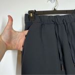 Lululemon On The Fly Pant Woven 27” Size 2 Photo 7