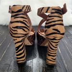 Gianni Bini  Animal Print Ankle Strap Platform Heels Women's Size 8 Photo 2
