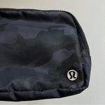 Lululemon Everywhere Belt Bag “Large” in Camo, NWT + FREE  Shopping Bag Photo 10