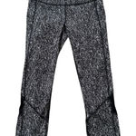 Lululemon  black & white pattern mesh panel leggings size 6 Photo 0