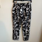 Hue  Black White Floral Loafer Skimmer Pants Photo 2