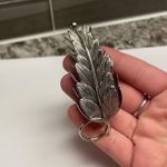 Pretty Metal Brooch Pin Silver Tone Leaf Branch / Leaves Photo 7
