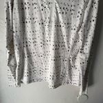 Under Armour White Black Geometric Print Quarter Zip Long Sleeve Athletic Top M Photo 2