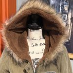 Olive Green Parka with Faux Fur Hood and Lining (M) Size M Photo 1