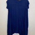 BDG  Cap Sleeve Shark Bite Hem T-Shirt EUC Sz M Casual Stretchy Contemporary Photo 0