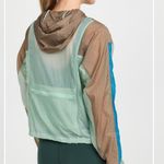 Outdoor Voices ๐๐ผโโ๏ธColor Block pullover coat, wind breaker size XS aqua olive Photo 1