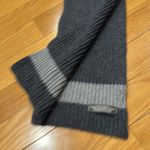 Coach  Women’s gray beautiful scarf. Photo 2