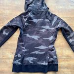 Athleta Triumph Printed Hoodie Jacket Full Zip Camo Print Gray Black Size XS Photo 3