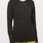 Rare Breeze by long sleeve Lululemon across chest black size 4 Photo 0