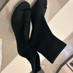 Chic Black Peep Photo 6