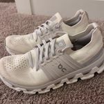 on cloud  Shoes Photo 3