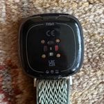 Fitbit  Versa 4 Photo 1