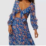 MISA Los Angeles NWOT $275 Blue Floral V-Neck Smocked Crop Blouse Top Size M Photo 3