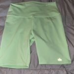 Alo Yoga  Green Bike Shorts High-Rise Performance Photo 0