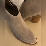 Jeffrey Campbell  women beige suede Chelsea Kamet 2 heel boots size 9.5 Photo 3