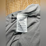 Nike Dri Fit Women's Grey Short Sleeve Tshirt, Drop Tail,Size S,Great Condition Photo 4